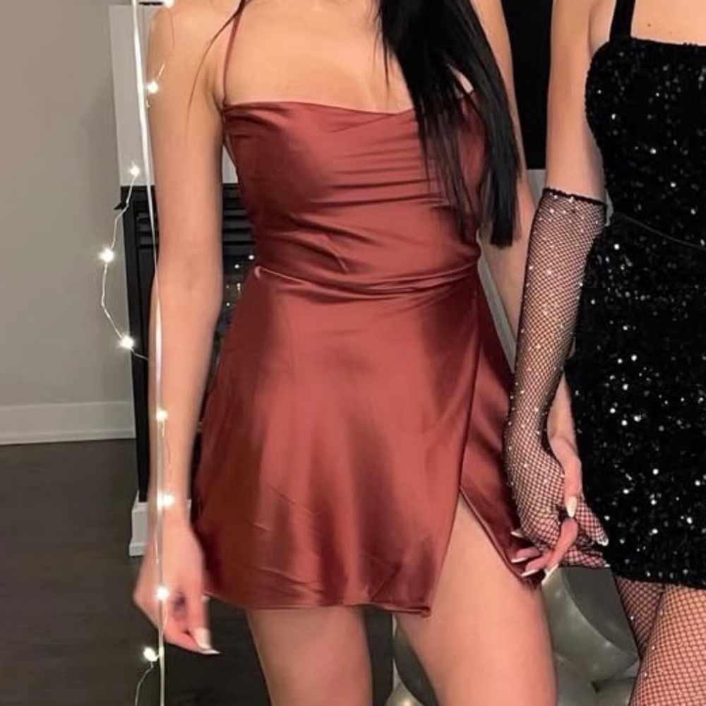 Oh Polly - mini dress in brick (red)